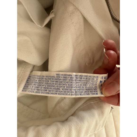 Forever 21 distressed‎ white cut off denim shorts - Picture 4 of 4